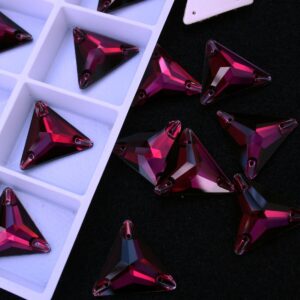 Amethyst színű háromszög alakú kristály