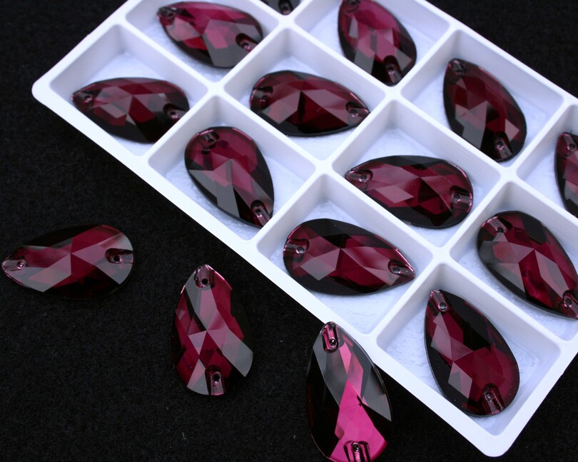 Amethyst színű csepp alakú kristály