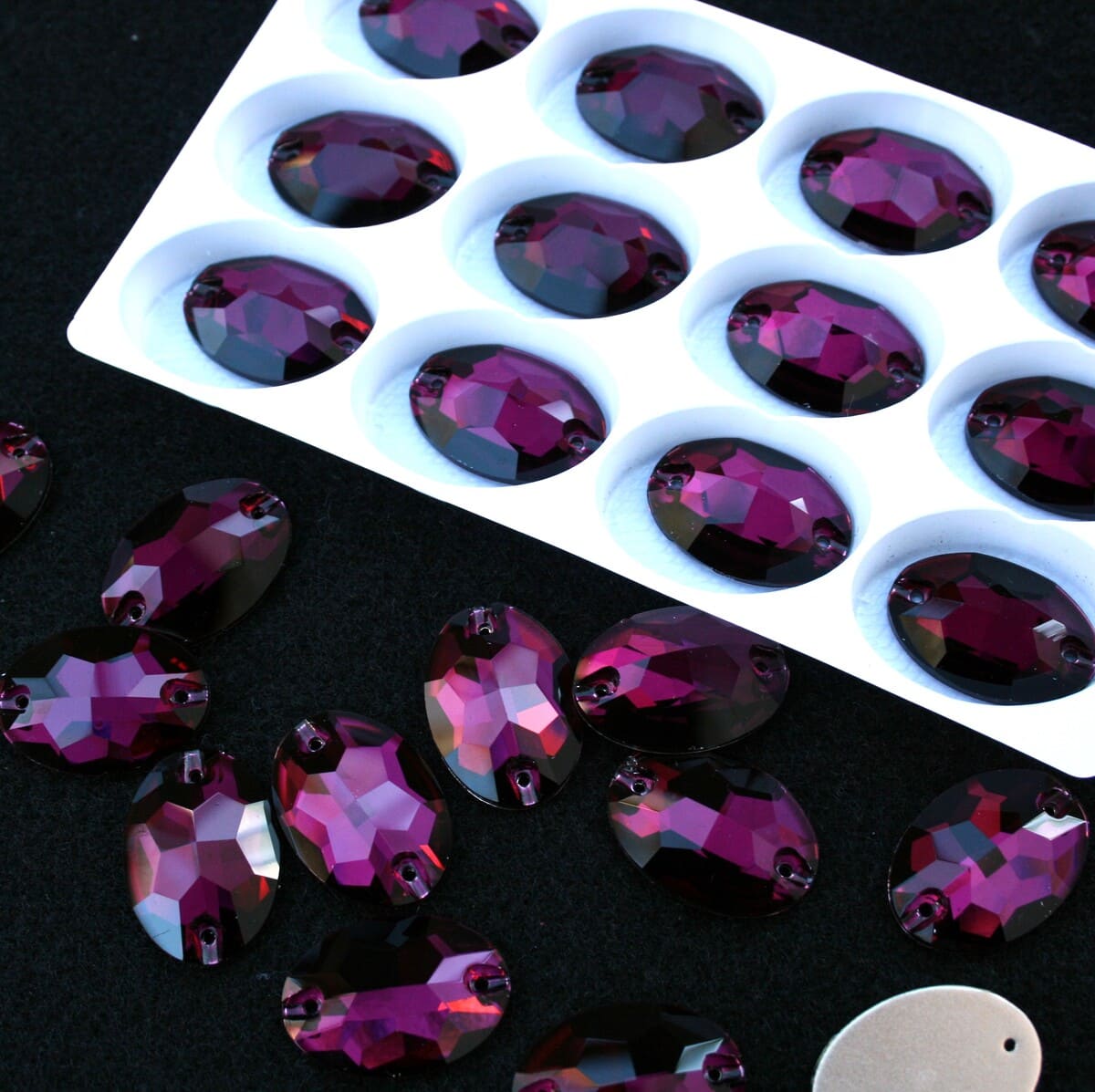 Amethyst színű ovális alakú kristály