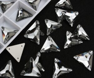 Black Diamond színű háromszög alakú kristály