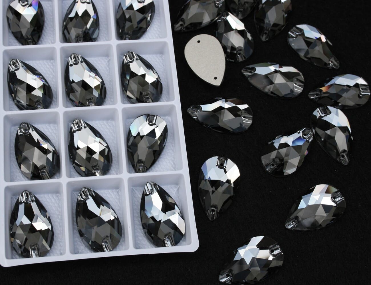 Black Diamond színű csepp alakú kristály - Kristály Kuckó Black Diamond színű csepp alakú kristály