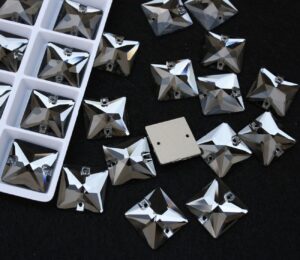 Black Diamond színű négyzet alakú kristály