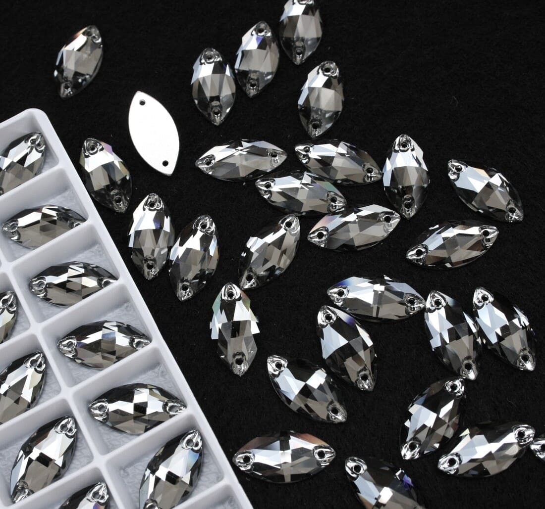 Black Diamond színű zabszem alakú kristály