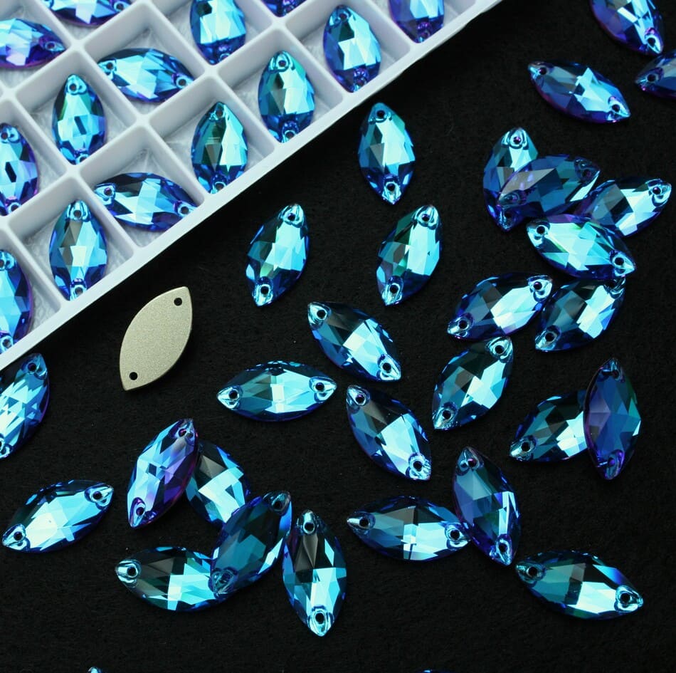Blue Zircon Dream színű zabszem alakú kristály