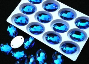 Capri Blue színű ovális alakú kristály