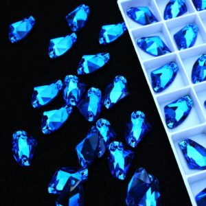 Capri Blue színű ék alakú kristály