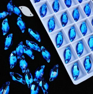 Capri Blue színű levél alakú kristály