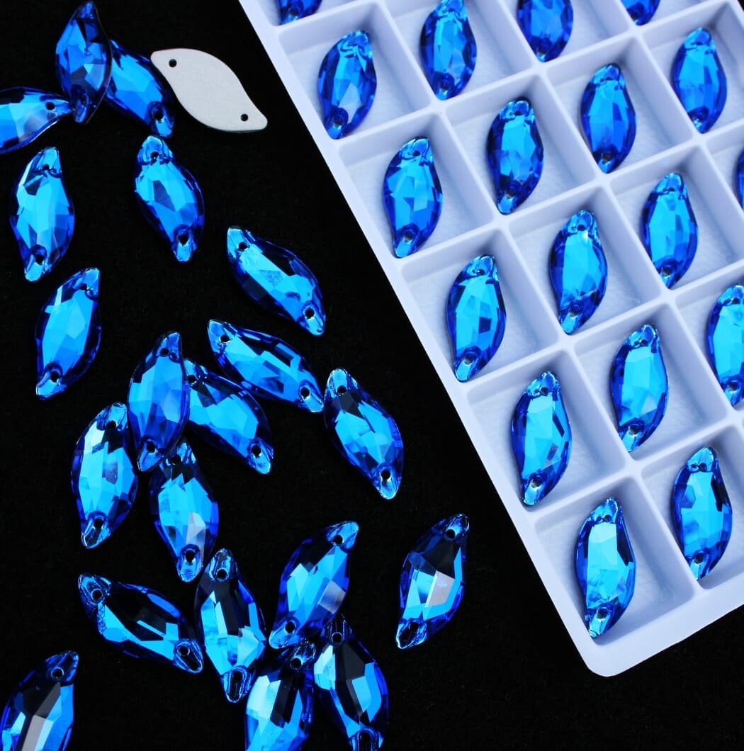 Capri Blue színű levél alakú kristály