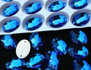 Capri Blue színű ovális alakú kristály