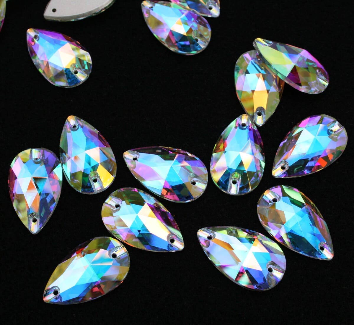 Crystal AB színű csepp alakú kristály