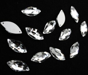 Crystal színű levél alakú kristály