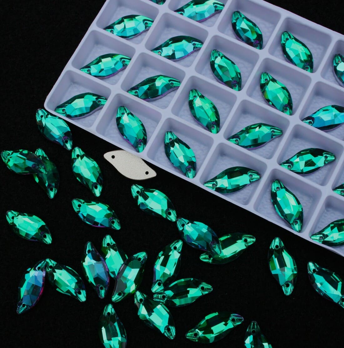 Emerald Dream színű levél alakú kristály