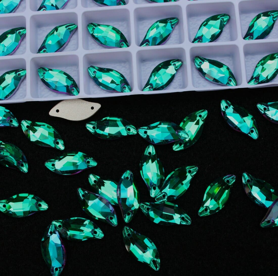 Emerald Dream színű levél alakú kristály