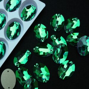 Emerald Dream színű ovális alakú kristály