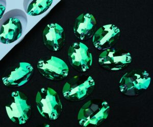 Emerald Dream színű ovális alakú kristály