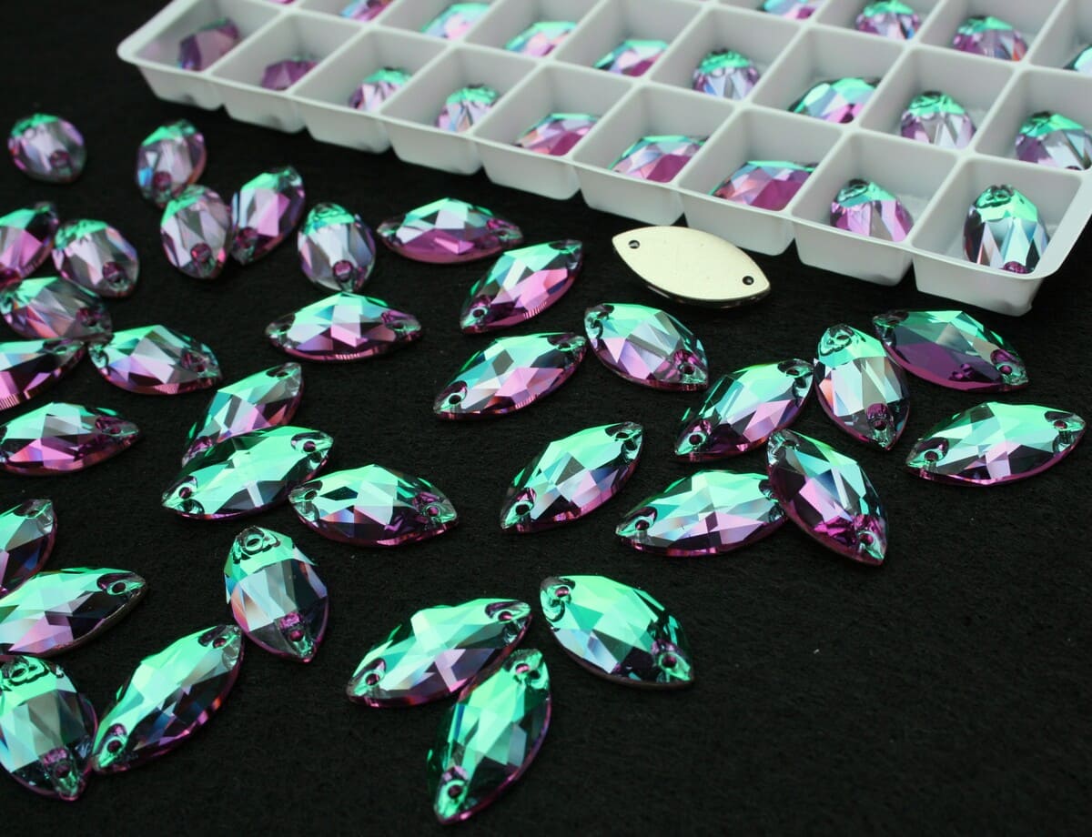 Emerald Dream színű zabszem alakú kristály - Kristály Kuckó Emerald Dream színű zabszem alakú kristály