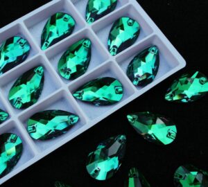 Emerald Dream színű csepp alakú kristály