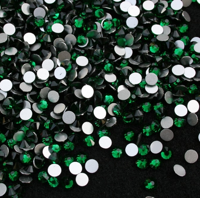 Emerald színű ragasztható kristálykő