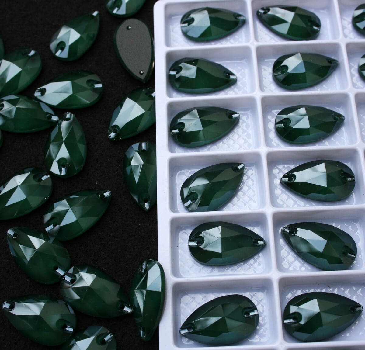 Emerald Opal színű csepp alakú kristály