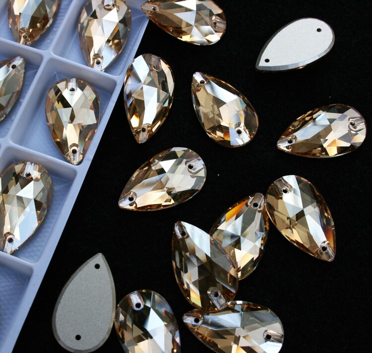 Gold Shadow színű csepp alakú kristály