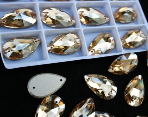 Gold Shadow színű csepp alakú kristály