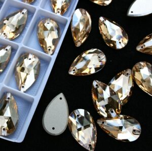 Gold Shadow színű csepp alakú kristály