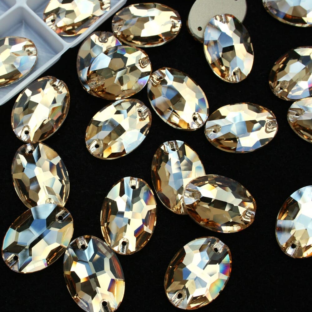 Gold Shadow színű ovális alakú kristály