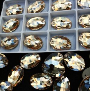 Gold Shadow színű ovális alakú kristály