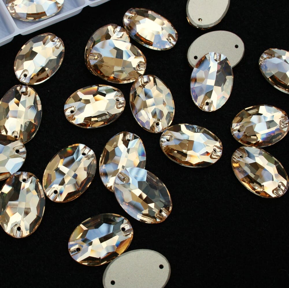 Gold Shadow színű ovális alakú kristály