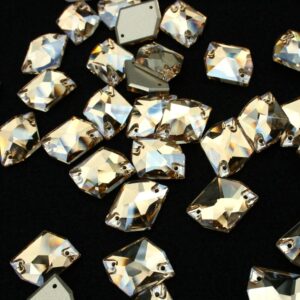 Gold Shadow színű tört rombusz alakú kristály