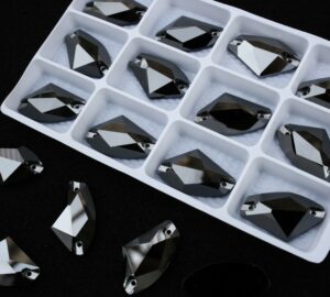 Jet Hematite színű ék alakú kristály