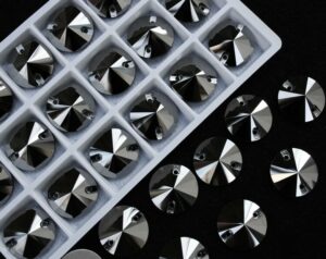 Jet Hematite színű kör alakú kristály