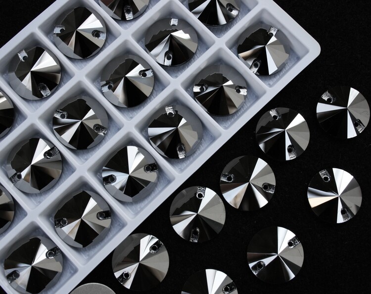 Jet Hematite színű kör alakú kristály