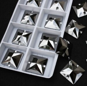 Jet Hematite színű négyzet alakú kristály