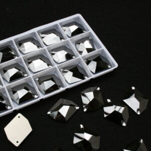 Jet Hematite színű tört rombusz alakú kristály