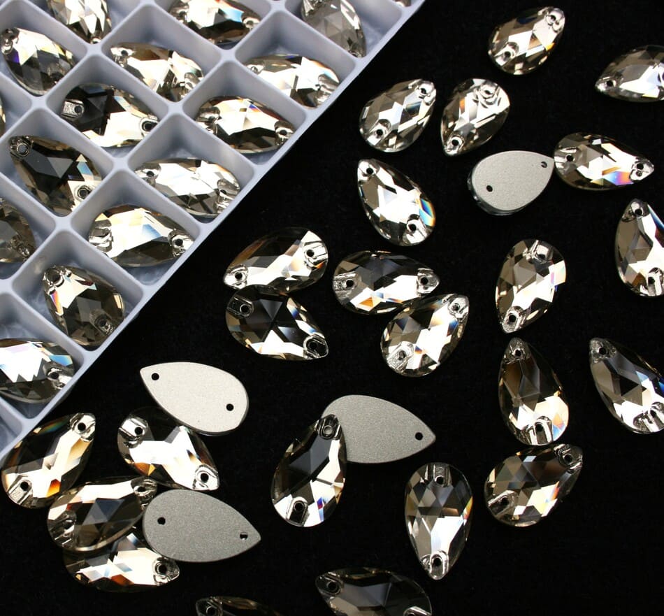 Light Coffee színű csepp alakú kristály