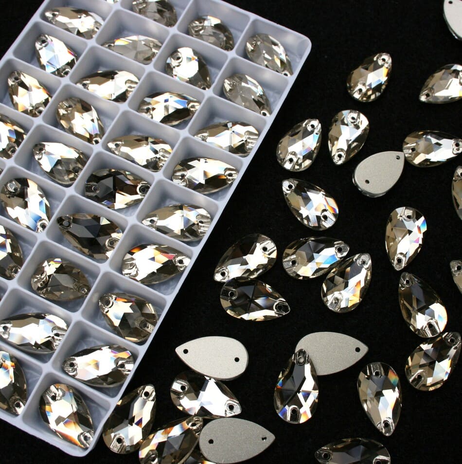 Light Coffee színű csepp alakú kristály