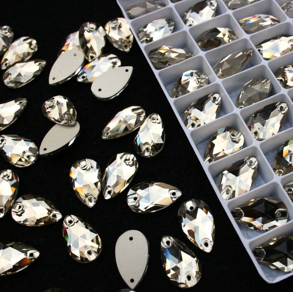 Light Coffee színű csepp alakú kristály