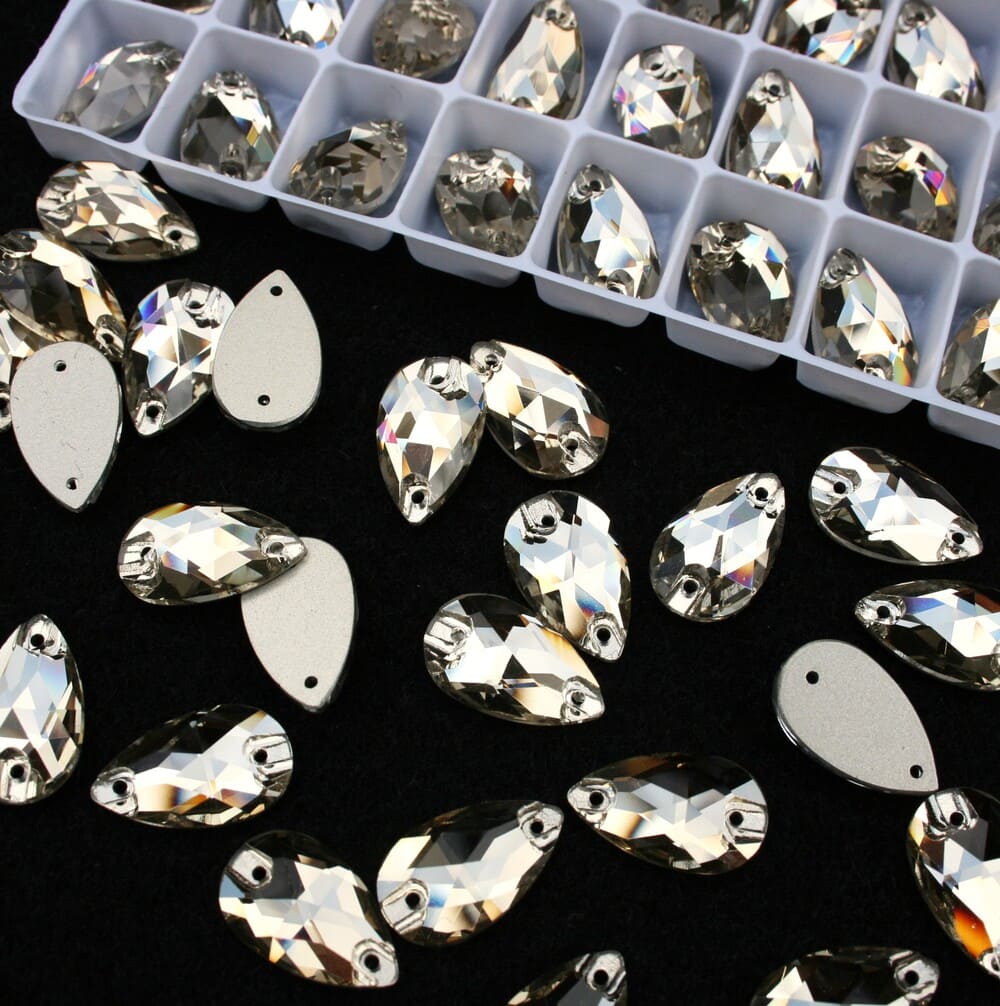 Light Coffee színű csepp alakú kristály