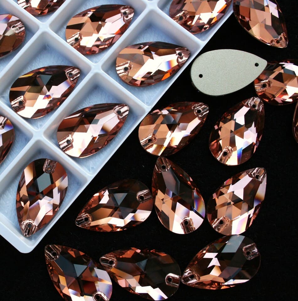 Light Peach színű csepp alakú kristály