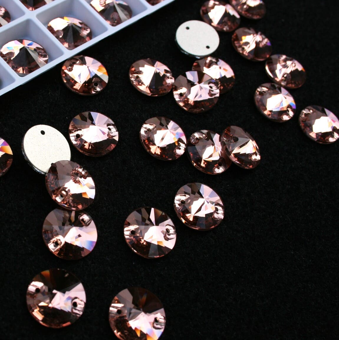 Light Peach színű kör alakú kristály