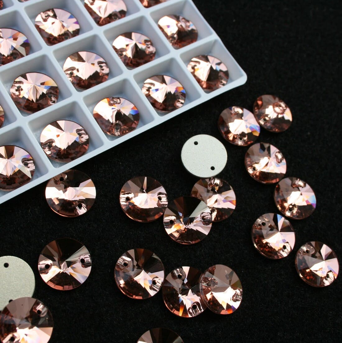 Light Peach színű kör alakú kristály