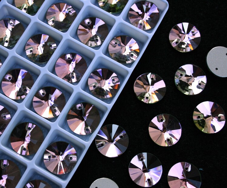 Light Rose színű varrható kristálykő