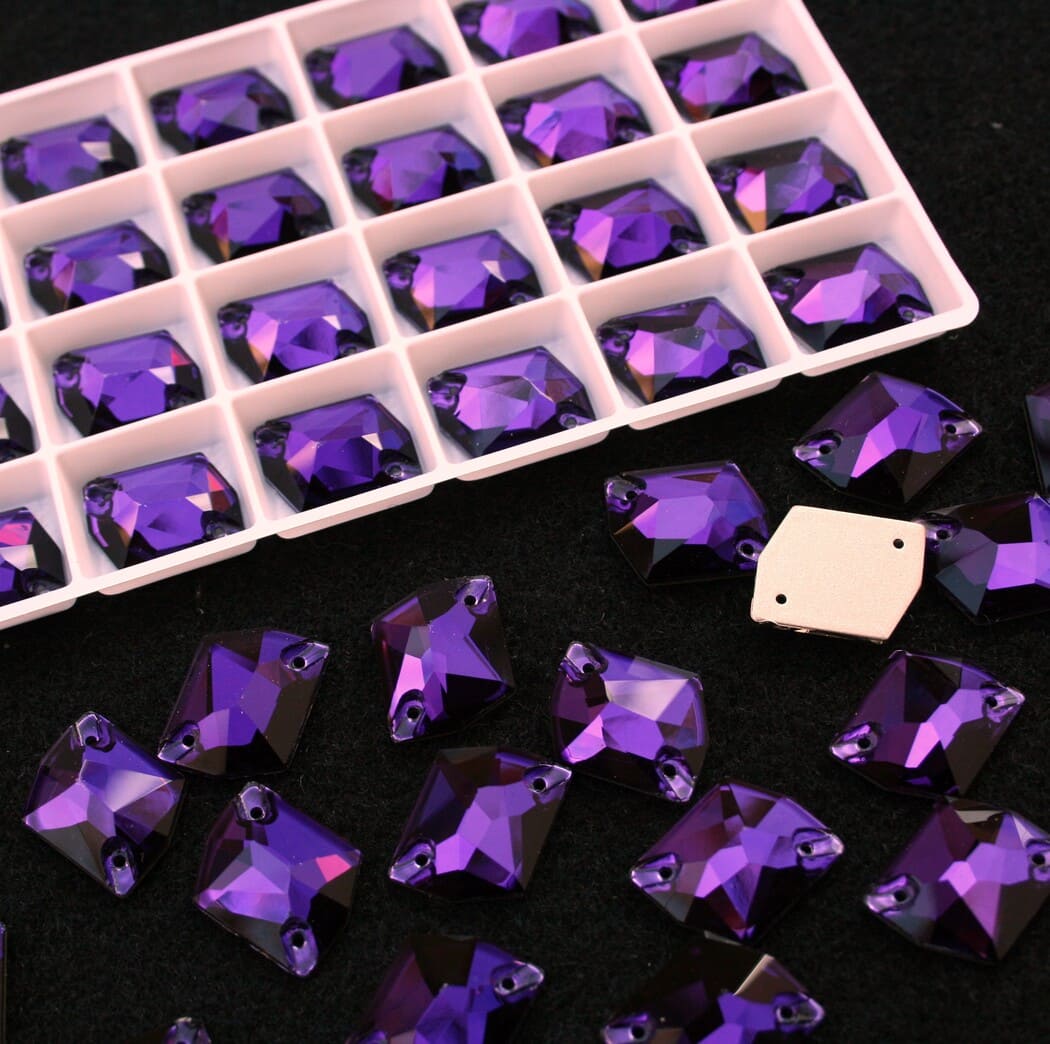 Purple Velvet színű tört rombusz alakú kristály