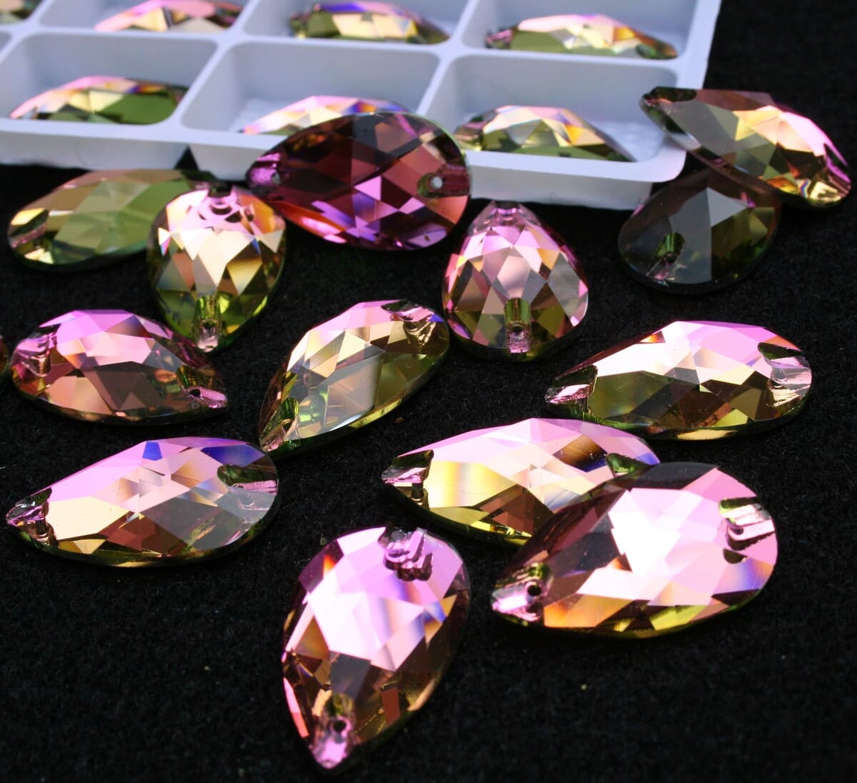 Rose színű csepp alakú kristály