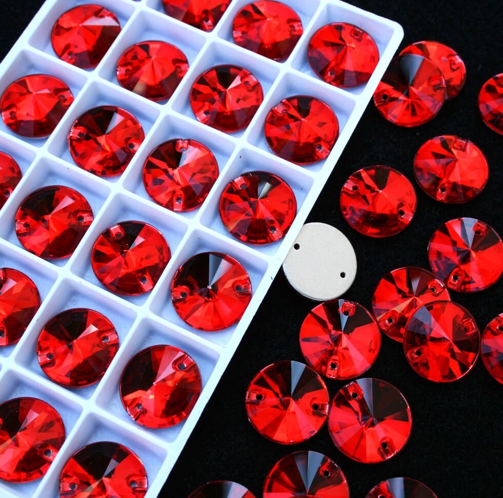 Light Siam színű kör alakú kristály