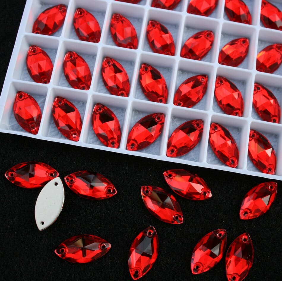 Light Siam színű zabszem alakú kristály