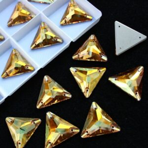 Sunshine színű háromszög alakú kristály