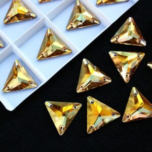 Sunshine színű háromszög alakú kristály