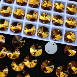 Topaz színű kör alakú kristály